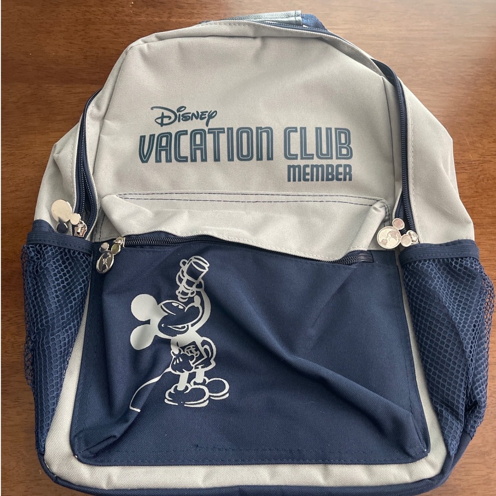 Disney Vacation Club Member Mickey Mouse Backpack Grey Navy Blue DVC Bag